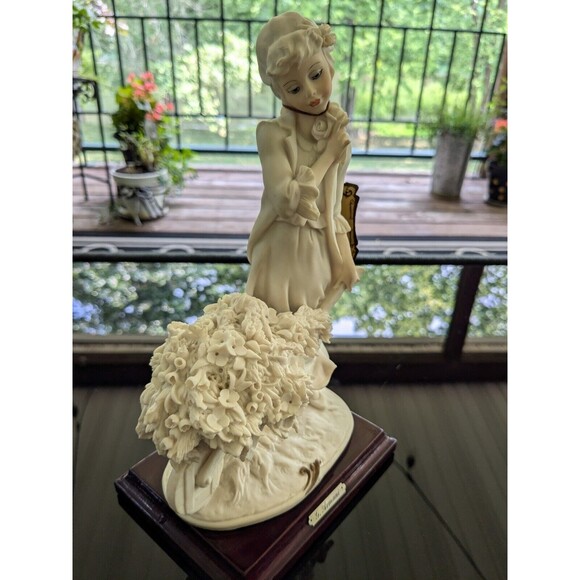 Giuseppe Armani Porcelain Figurine 10” Italy 1988 Capodimonte Girl w Wheelbarrow - Picture 2 of 16